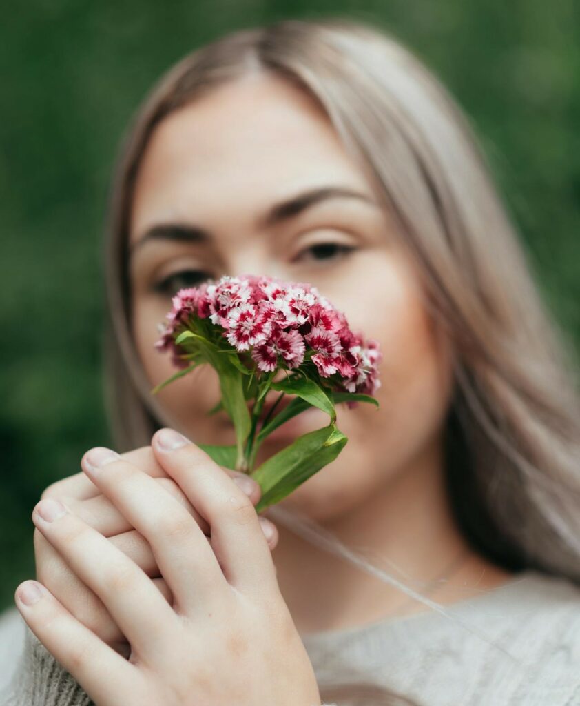 Como o cérebro reage aos aromas: a neurociência por trás do marketing olfativo